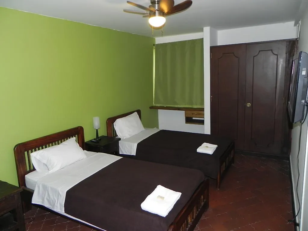 Bed & Breakfast Tamarindo B&B Medellin